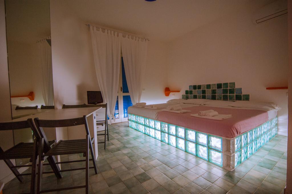 Suite House L'Isola Che Non C'E Fontane Bianche Eksteriør billede