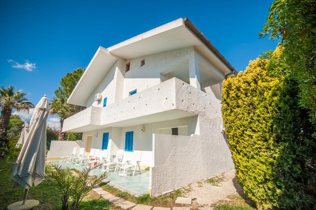 Suite House L'Isola Che Non C'E Fontane Bianche Eksteriør billede