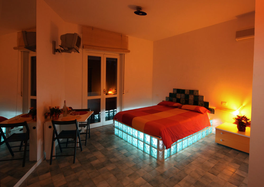 Suite House L'Isola Che Non C'E Fontane Bianche Eksteriør billede