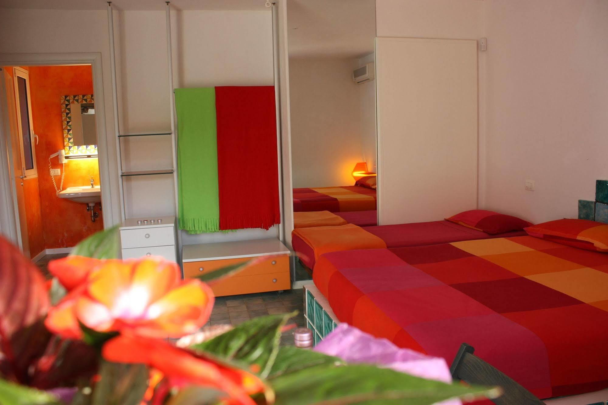 Suite House L'Isola Che Non C'E Fontane Bianche Eksteriør billede